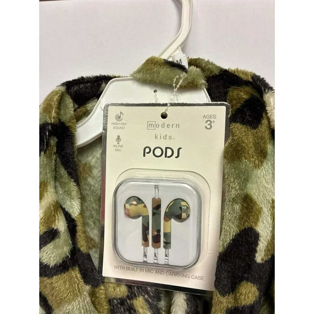 Modern Kids Plush Camo Robe With Pods Size‎ Medium